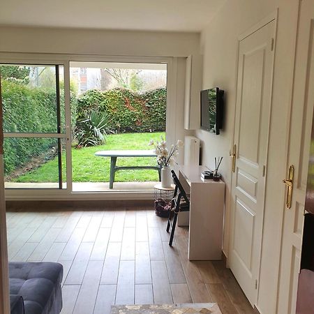 Appartement Avec Jardin Prive - 2 A 4 Voyageur Chaville Dış mekan fotoğraf