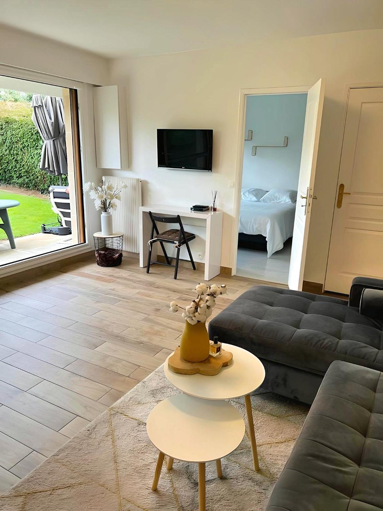 Appartement Avec Jardin Prive - 2 A 4 Voyageur Chaville Dış mekan fotoğraf