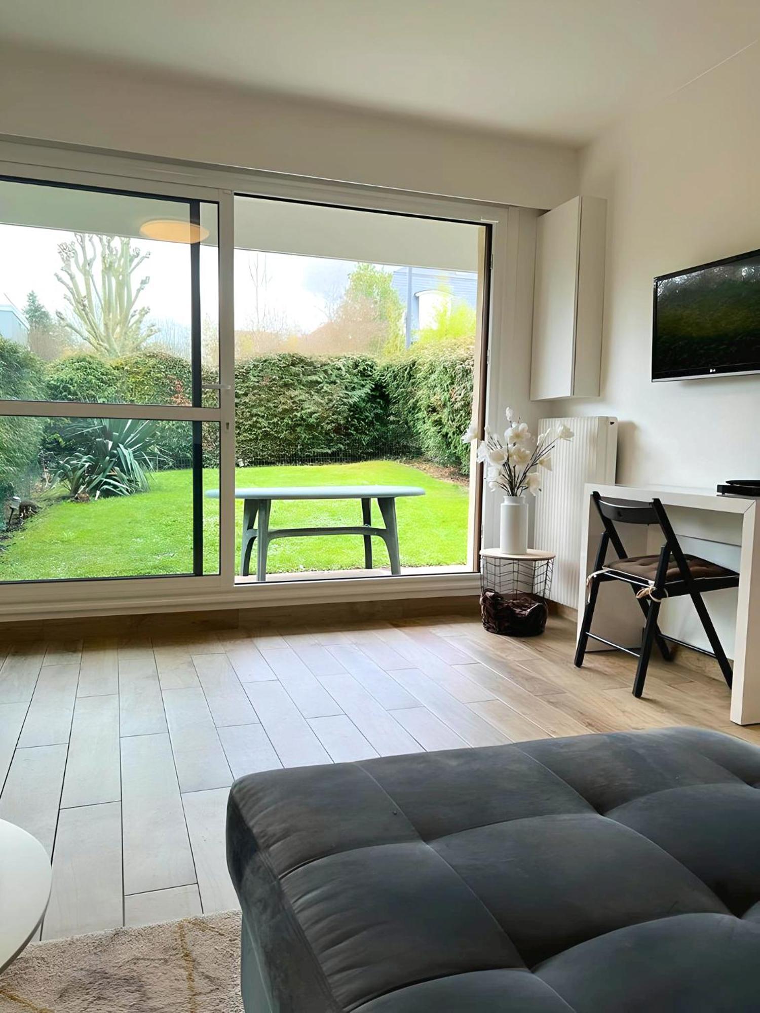 Appartement Avec Jardin Prive - 2 A 4 Voyageur Chaville Dış mekan fotoğraf