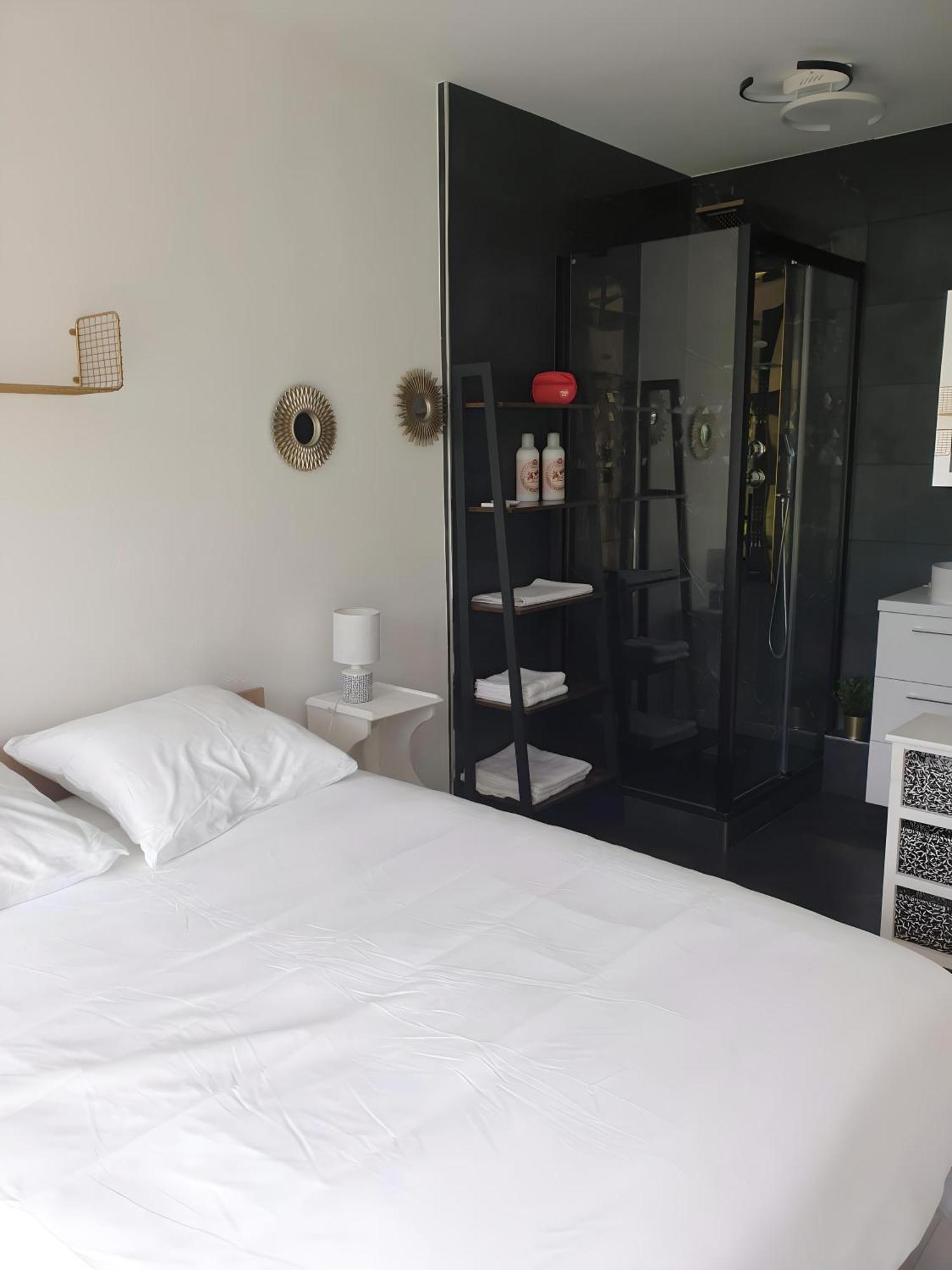 Appartement Avec Jardin Prive - 2 A 4 Voyageur Chaville Dış mekan fotoğraf