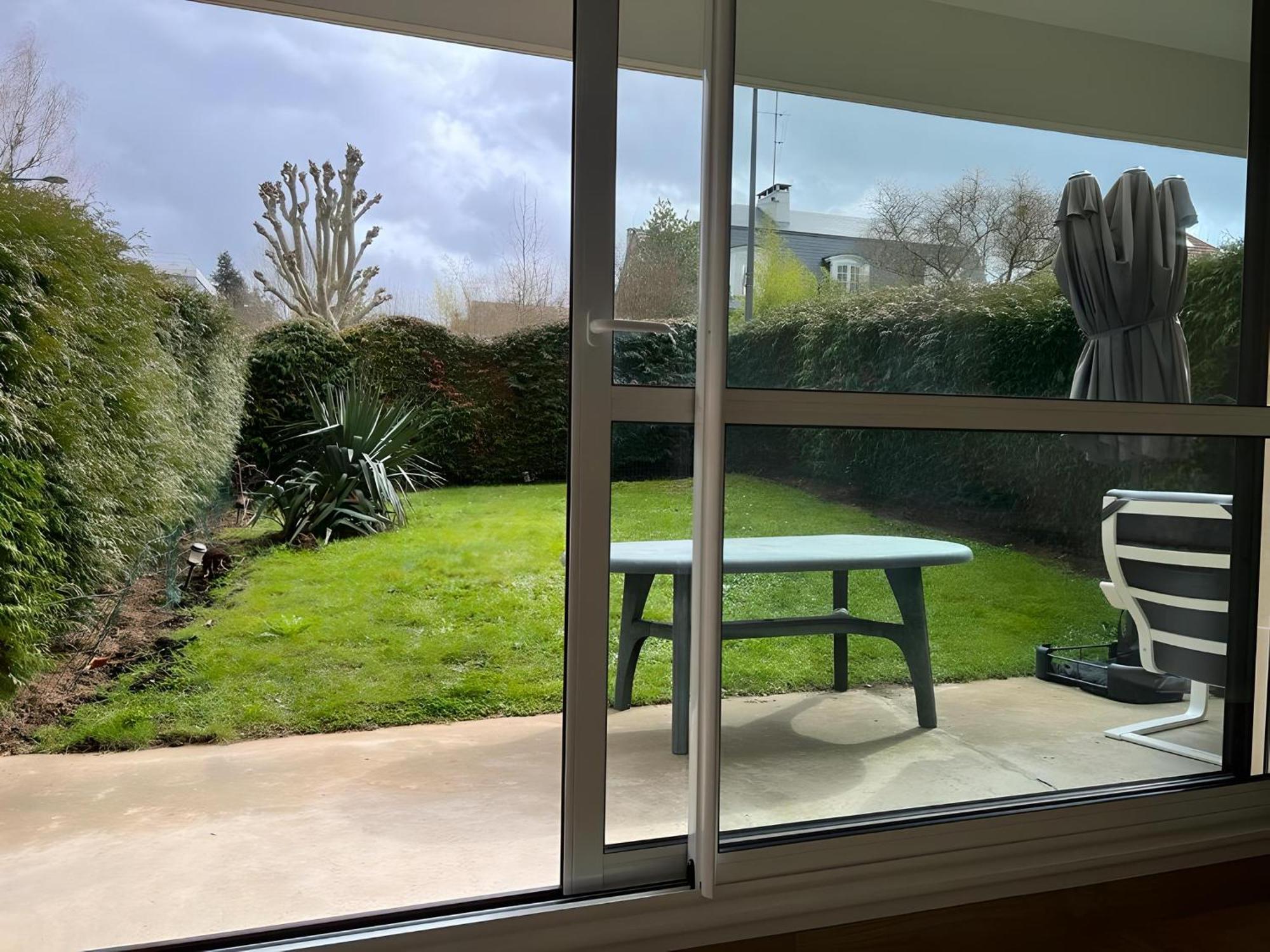 Appartement Avec Jardin Prive - 2 A 4 Voyageur Chaville Dış mekan fotoğraf